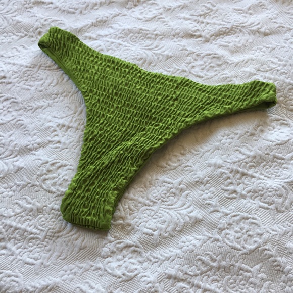 Scrunched fabric bikini - Picture 3 of 4